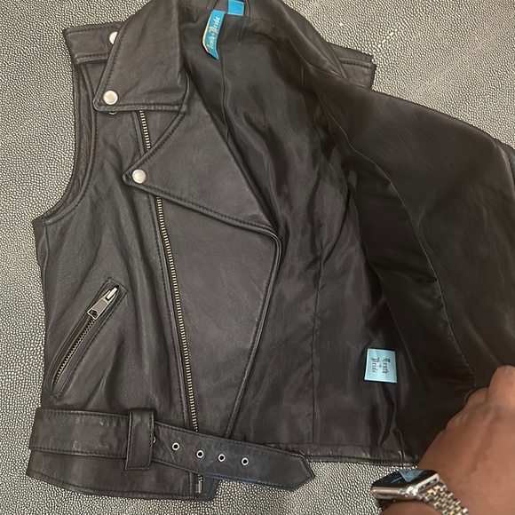 Truth & Pride Leather Motorcycle Vest - Picture 4 of 7